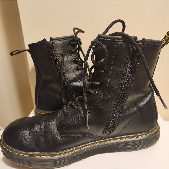 Dr. "Doc" Martens "Zavala" Black Leather Combat Boots Womens sz. 7/38 Ret.$225 - Picture 3 of 11